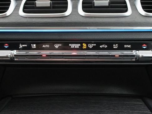 Used 2020 Mercedes-Benz GLE 350 4MATIC image 35