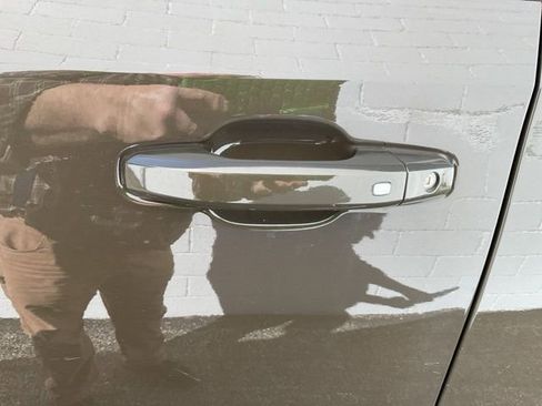 Used 2023 Chevrolet Silverado 1500 LT image 29