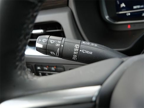 Used 2023 Chevrolet Suburban Z71 w/ Z71 Off-Road Package image 20