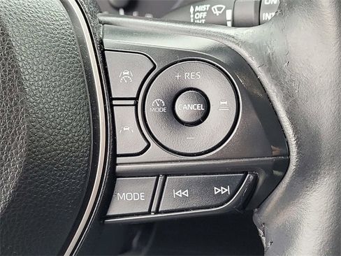 Certified 2023 Toyota Corolla Cross LE w/ Moonroof Package image 30