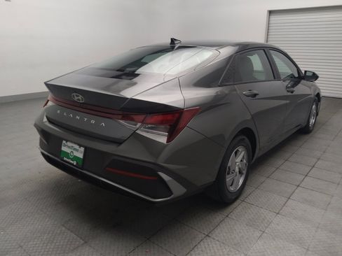 Used 2024 Hyundai Elantra SE FWD image 9