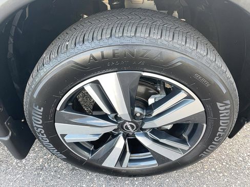 Used 2023 Nissan Rogue SL image 5