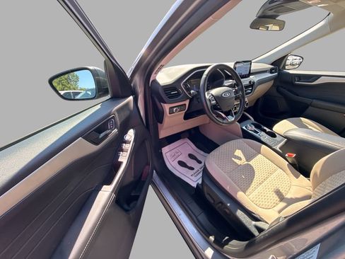 Used 2022 Ford Escape SE w/ Convenience Package FWD image 16
