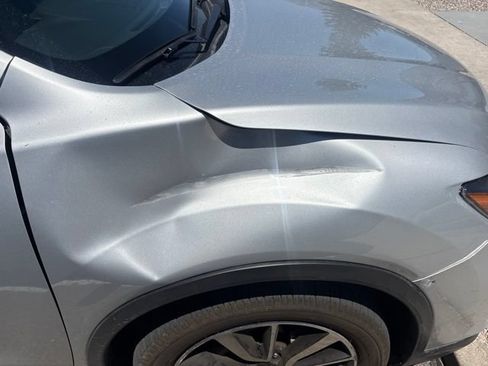 Used 2019 Nissan Rogue SL AWD/4WD image 16
