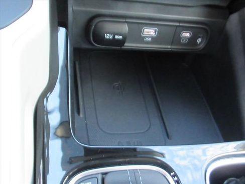 Used 2024 Kia Telluride S image 24