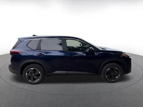 Used 2025 Nissan Rogue SV FWD image 16