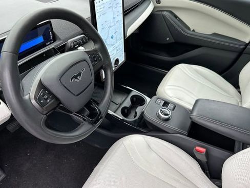 Used 2022 Ford Mustang Mach-E Premium image 4