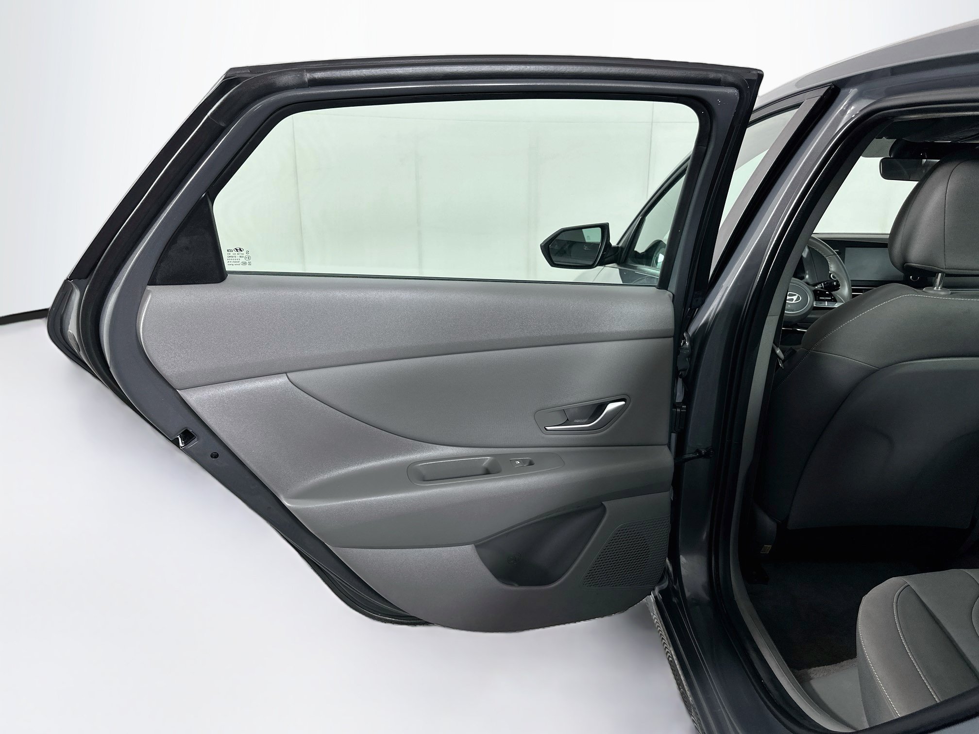 Used 2025 Hyundai Elantra Sport FWD image 25