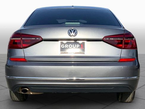 Used 2018 Volkswagen Passat 2.0T S FWD image 5