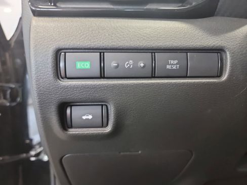 Used 2023 Nissan Sentra SR w/ SR Premium Package FWD image 22