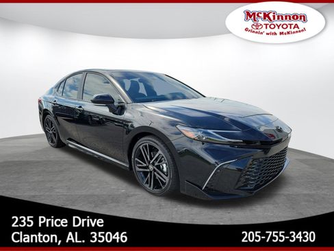 Used 2025 Toyota Camry XSE FWD image 1
