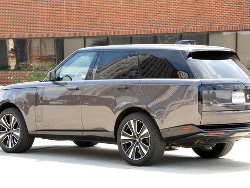 Certified 2024 Land Rover Range Rover SE AWD/4WD image 2