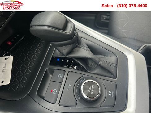 Certified 2025 Toyota RAV4 XLE w/ Convenience Package image 27