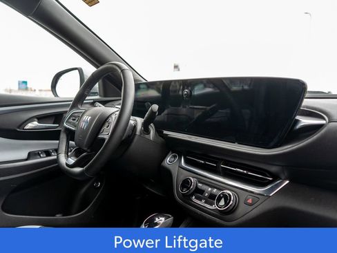 Used 2024 Buick Envista Preferred w/ Convenience I Package image 12