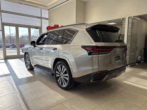 Certified 2025 Lexus LX 600 4WD w/ Appearance Package image 6