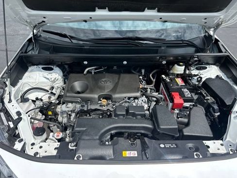 Used 2025 Toyota RAV4 XLE FWD image 15