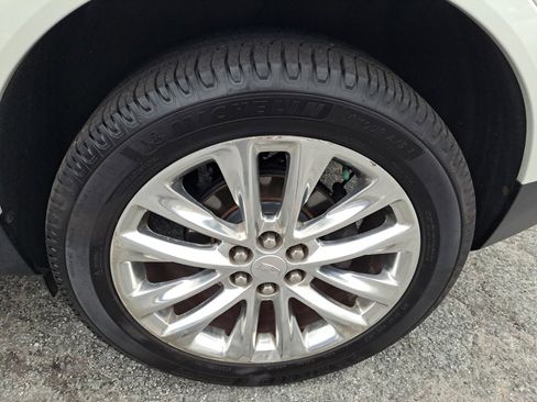 Used 2017 Cadillac XT5 Platinum image 20