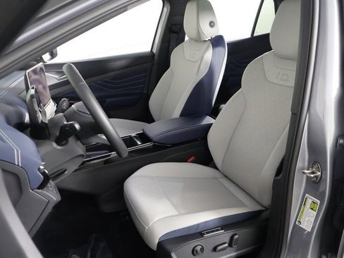 Used 2024 Volkswagen ID.4 Pro S image 32