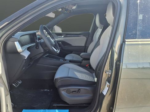 New 2026 Volkswagen Tiguan SE R-Line AWD/4WD image 9