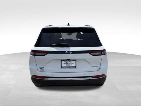 Used 2023 Jeep Grand Cherokee Laredo AWD/4WD image 8