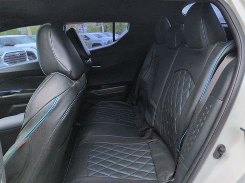 Used 2021 Toyota C-HR XLE FWD image 13