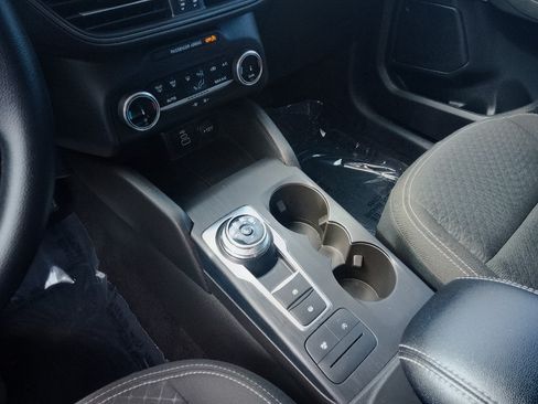 Used 2025 Ford Escape Active AWD/4WD image 16