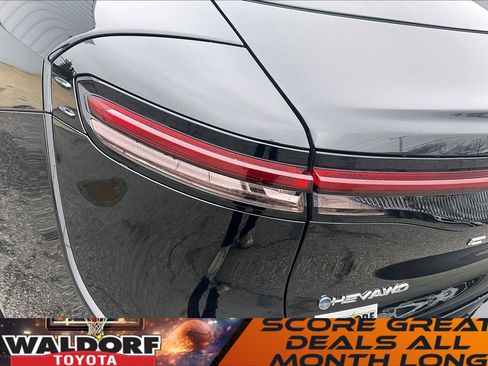 Used 2025 Toyota Crown XLE image 33