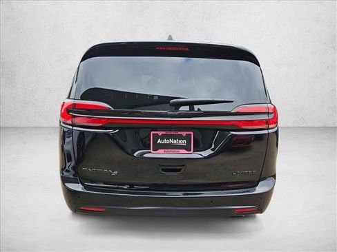 New 2026 Chrysler Pacifica Limited w/ S Appearance Package image 8