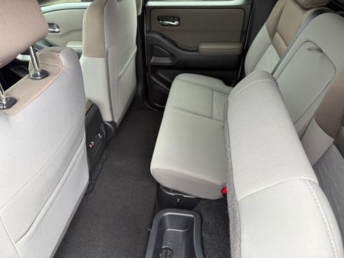 Used 2022 Nissan Frontier SV w/ Technology Package image 15