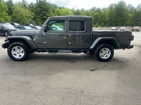 Used 2022 Jeep Gladiator Sport AWD/4WD image 3