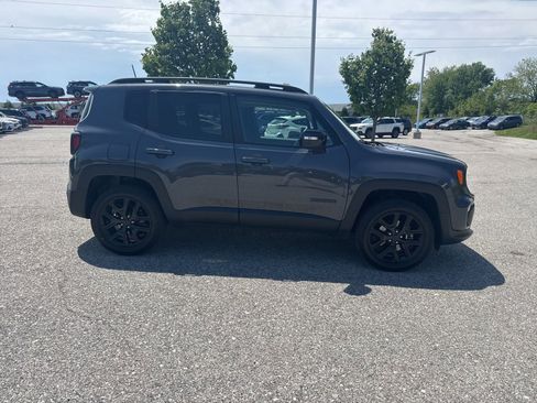 Used 2023 Jeep Renegade Altitude w/ Convenience Group I AWD/4WD image 11