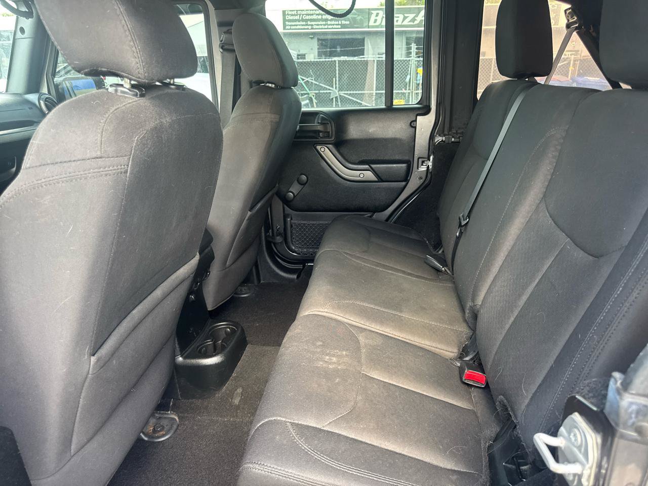 Used 2016 Jeep Wrangler Unlimited Sport w/ Connectivity Group AWD/4WD image 9