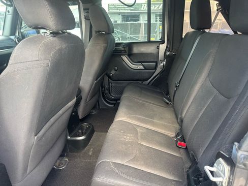 Used 2016 Jeep Wrangler Unlimited Sport w/ Connectivity Group AWD/4WD image 9