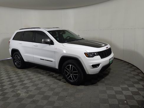 Used 2021 Jeep Grand Cherokee Trailhawk AWD/4WD image 11