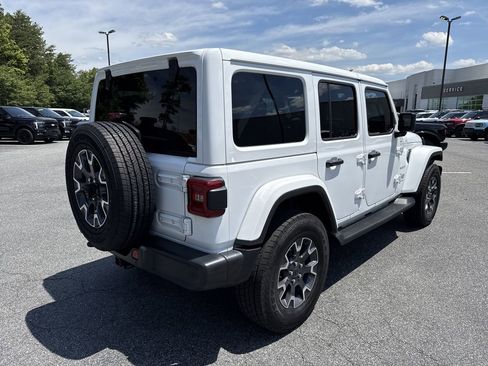 Used 2024 Jeep Wrangler Unlimited Sahara w/ Technology Group AWD/4WD image 7
