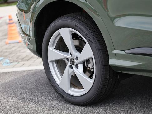 New 2026 Audi Q5 Premium Plus AWD/4WD image 7
