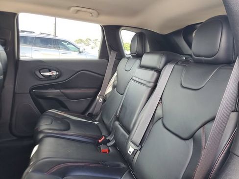 Used 2015 Jeep Cherokee Trailhawk w/ Comfort/Convenience Group AWD/4WD image 10
