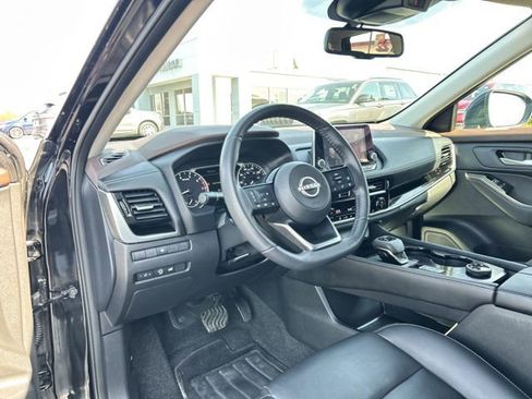 Used 2023 Nissan Rogue SL image 30