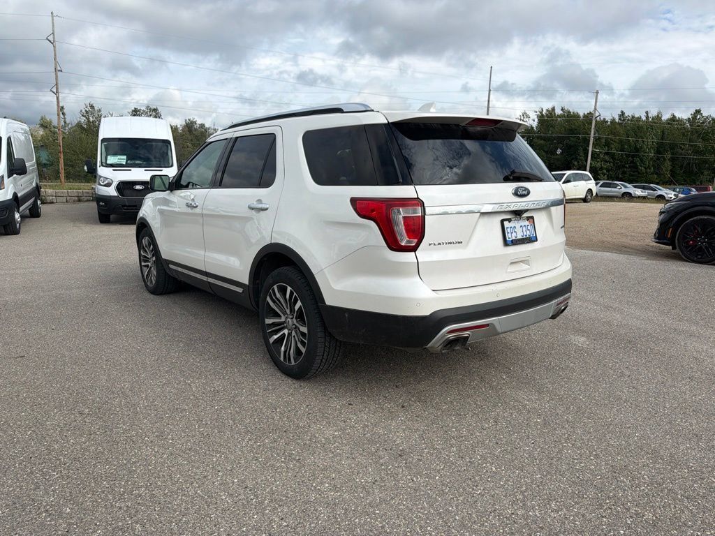 Used 2017 Ford Explorer Platinum AWD/4WD image 3