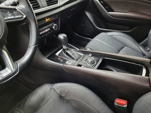 Used 2018 MAZDA MAZDA3 Grand Touring FWD image 26