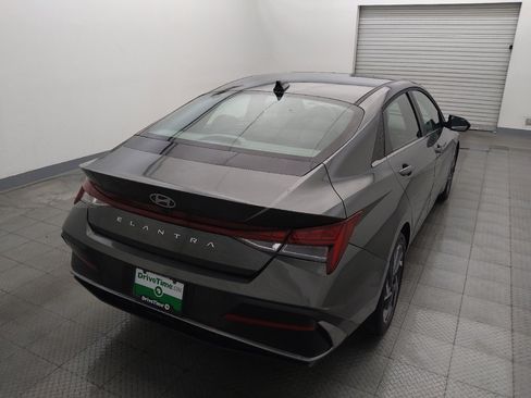 Used 2025 Hyundai Elantra SEL FWD image 7