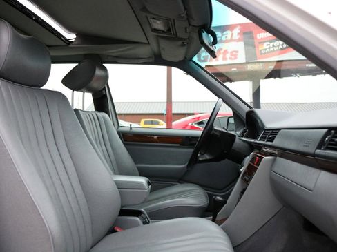 Used 1993 Mercedes-Benz 300 E 2.8 image 42