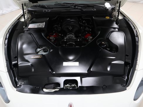 Used 2018 Maserati GranTurismo Sport image 10