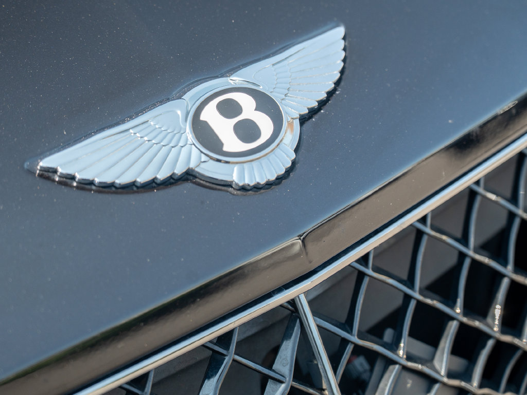 Used 2024 Bentley Bentayga Extended Wheelbase AWD/4WD image 17