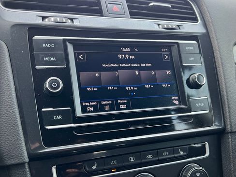 Used 2019 Volkswagen Golf S AWD/4WD image 48