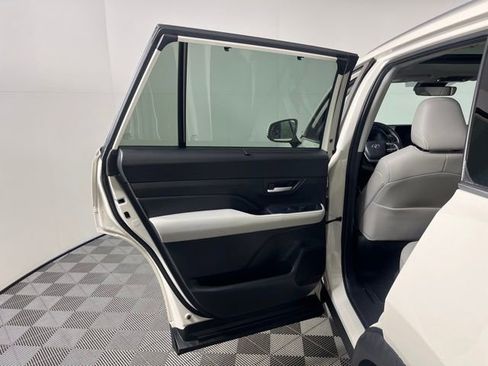 Used 2024 Toyota Grand Highlander XLE image 35