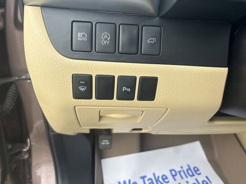 Used 2017 Toyota Highlander Limited AWD/4WD image 34