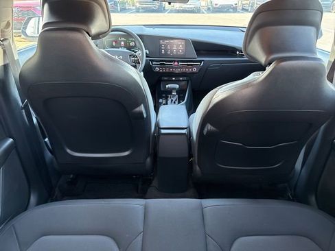 Certified 2024 Kia Niro LX image 32