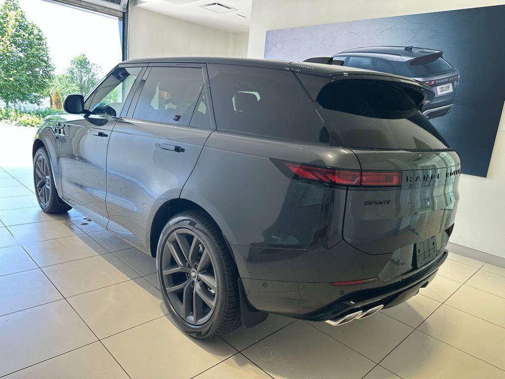 New 2025 Land Rover Range Rover Sport Dynamic SE AWD/4WD image 2