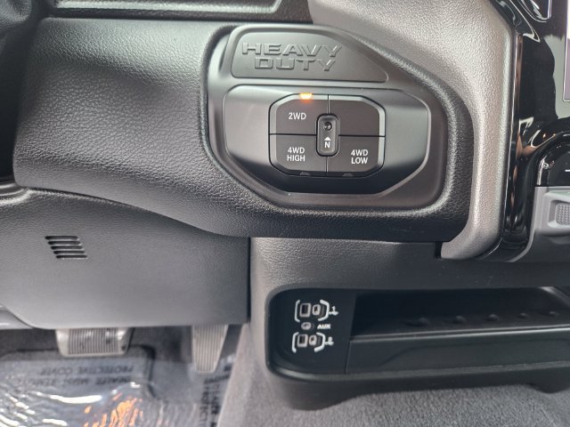Used 2025 RAM 2500 Big Horn AWD/4WD image 15